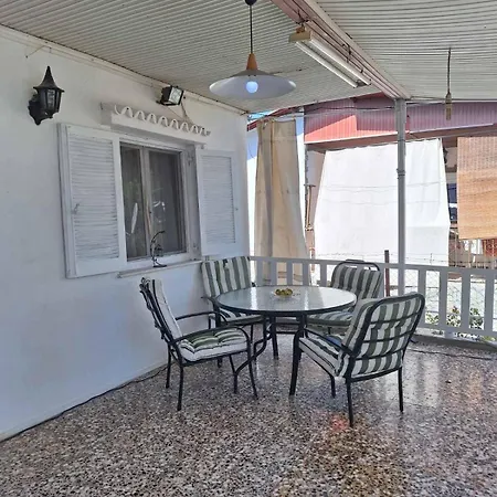 Dinas House 4 Tatil Evi *