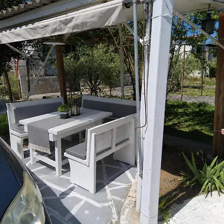 Dinas House 4 펜션