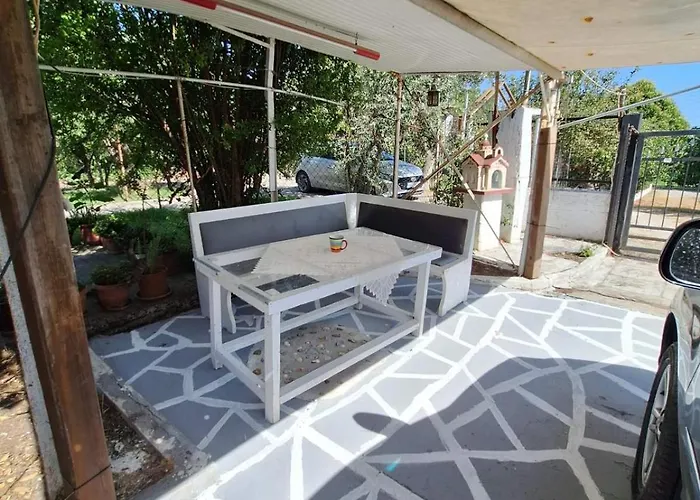 Dinas House 4